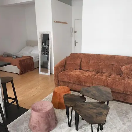 Apartment Pour 1 A 4 Pers Localise Dans Un Quartier Chic
