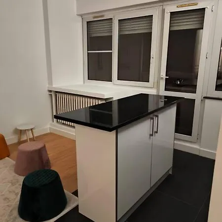 Pour 1 à 4 Pers Localisé Dans Un Quartier Chic París