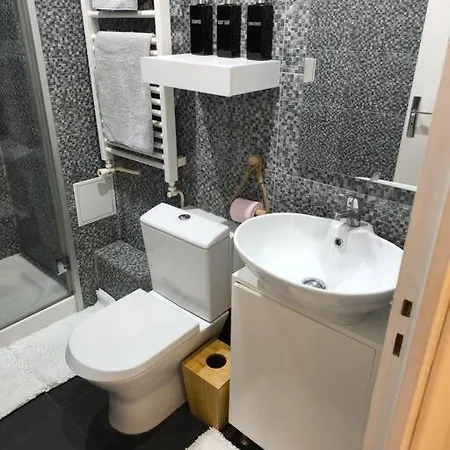 Pour 1 à 4 Pers Localisé Dans Un Quartier Chic París