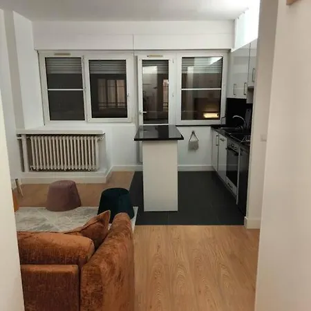 Pour 1 à 4 Pers Localisé Dans Un Quartier Chic